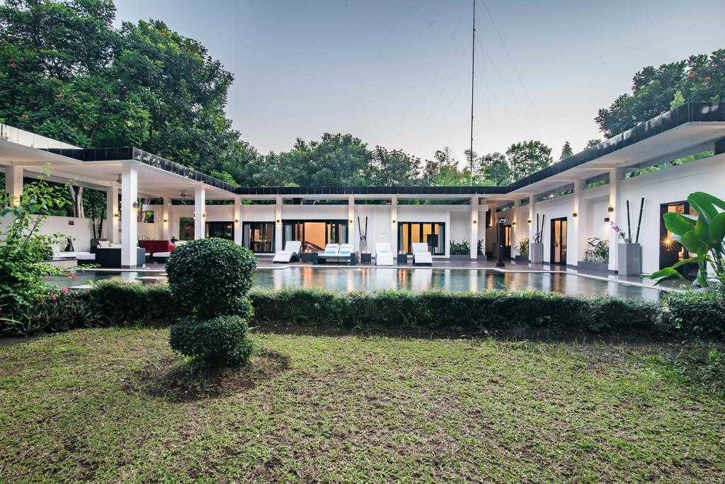 Stunning Villa Lily Lovina Exteriör bild